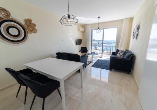 Castle Apartment Paphos Ngoại thất bức ảnh